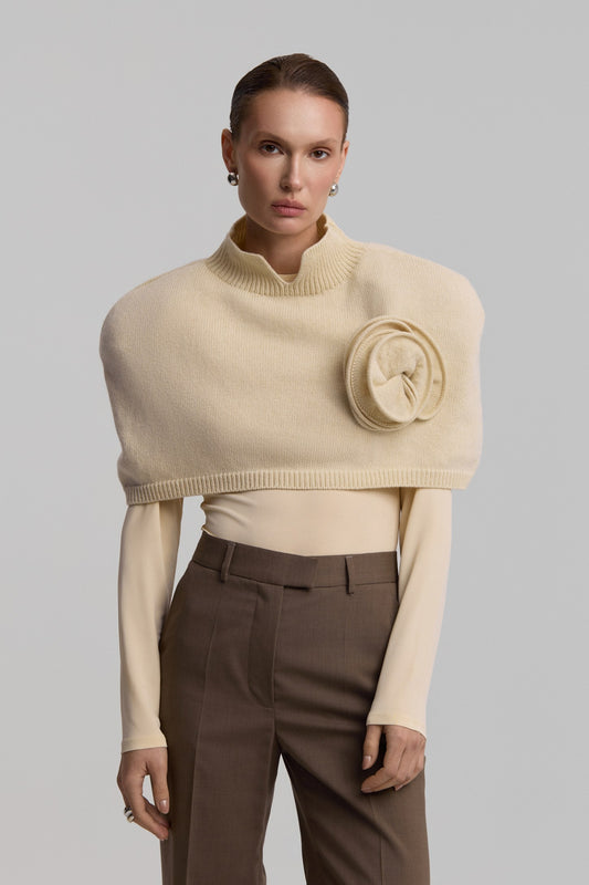 Кейп з квіткою