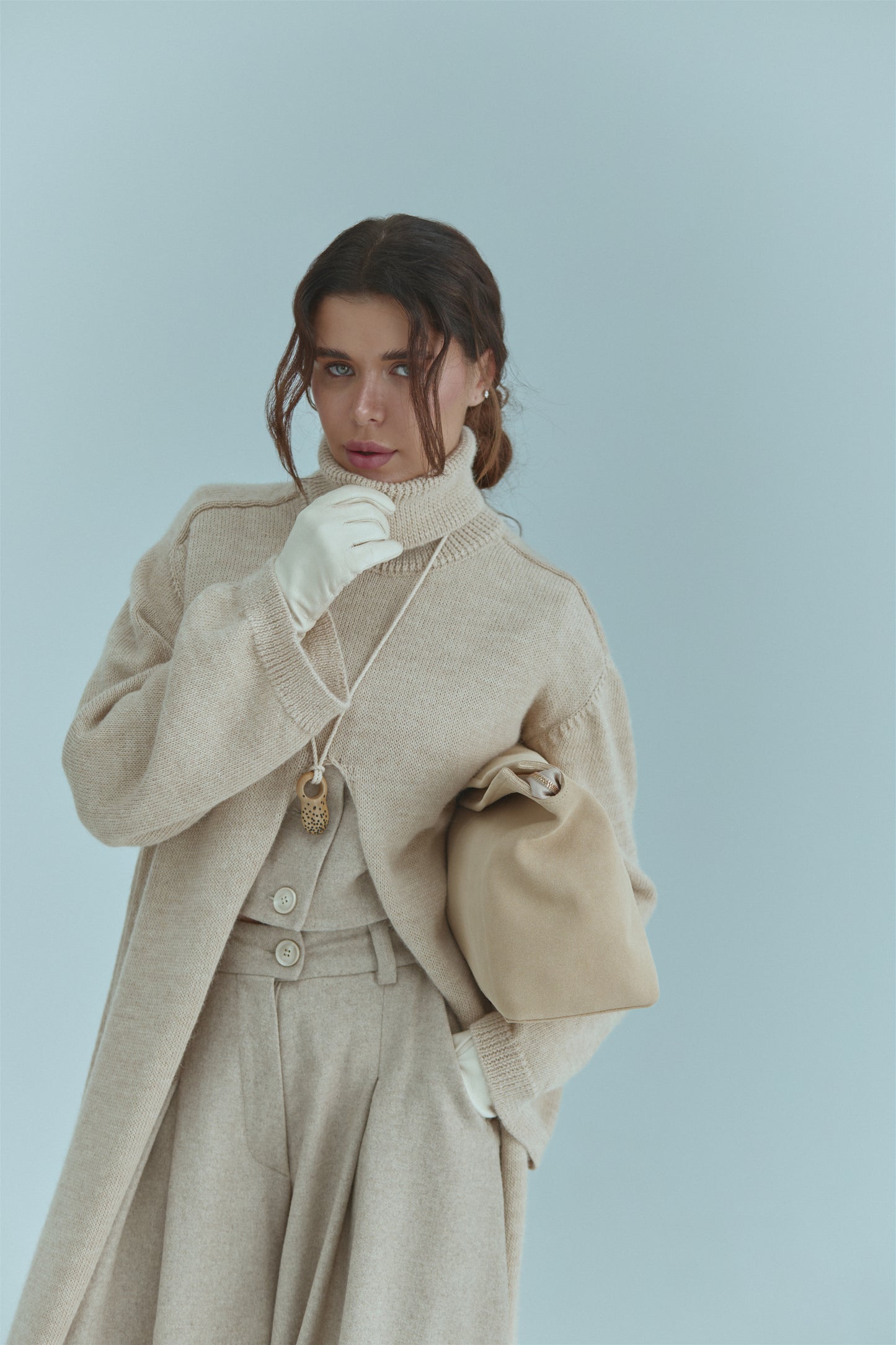 Бежевий кардиган з розрізом «Limited Capsule Collection»