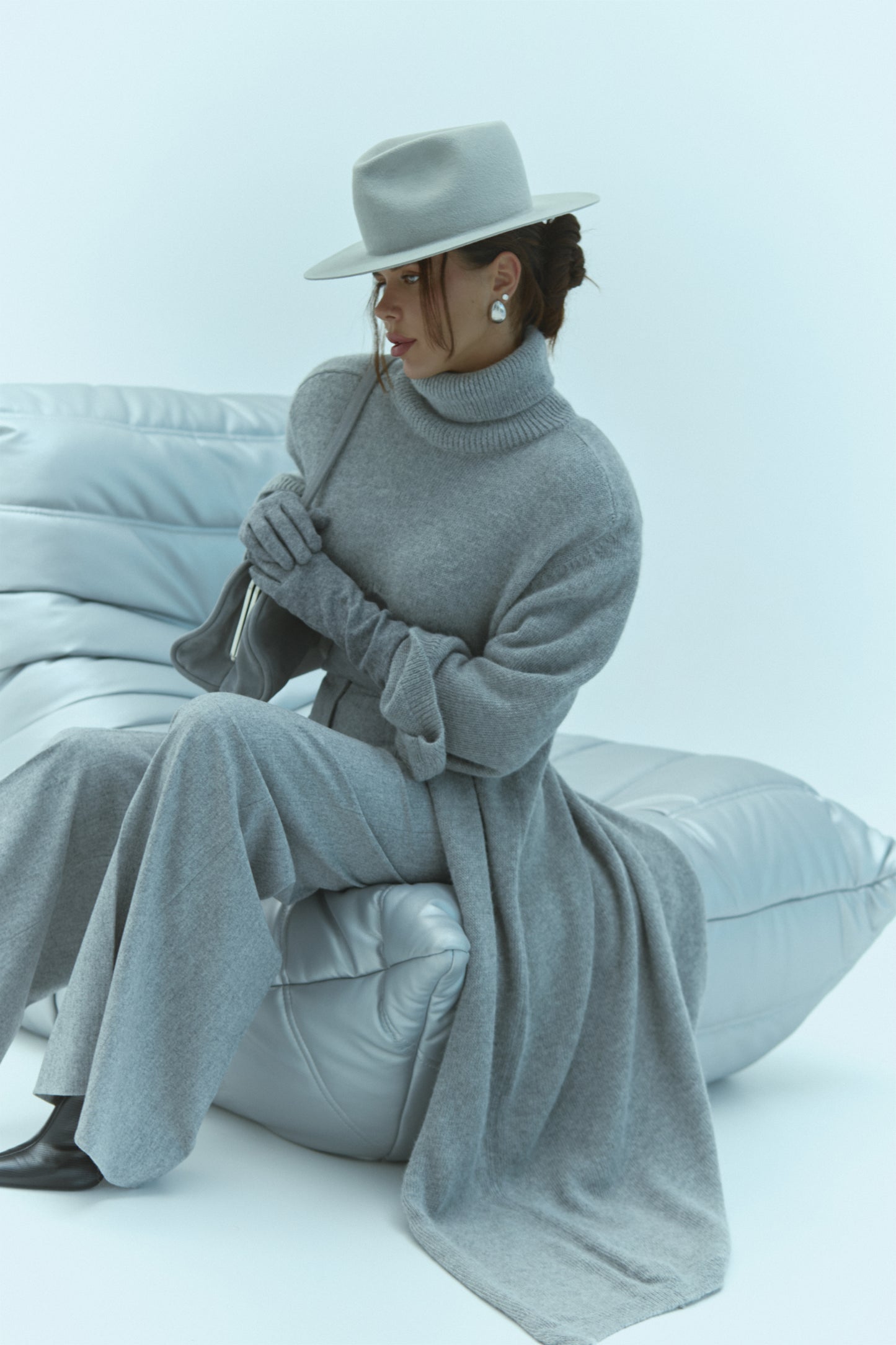 Сірий кардиган з розрізом «Limited Capsule Collection»