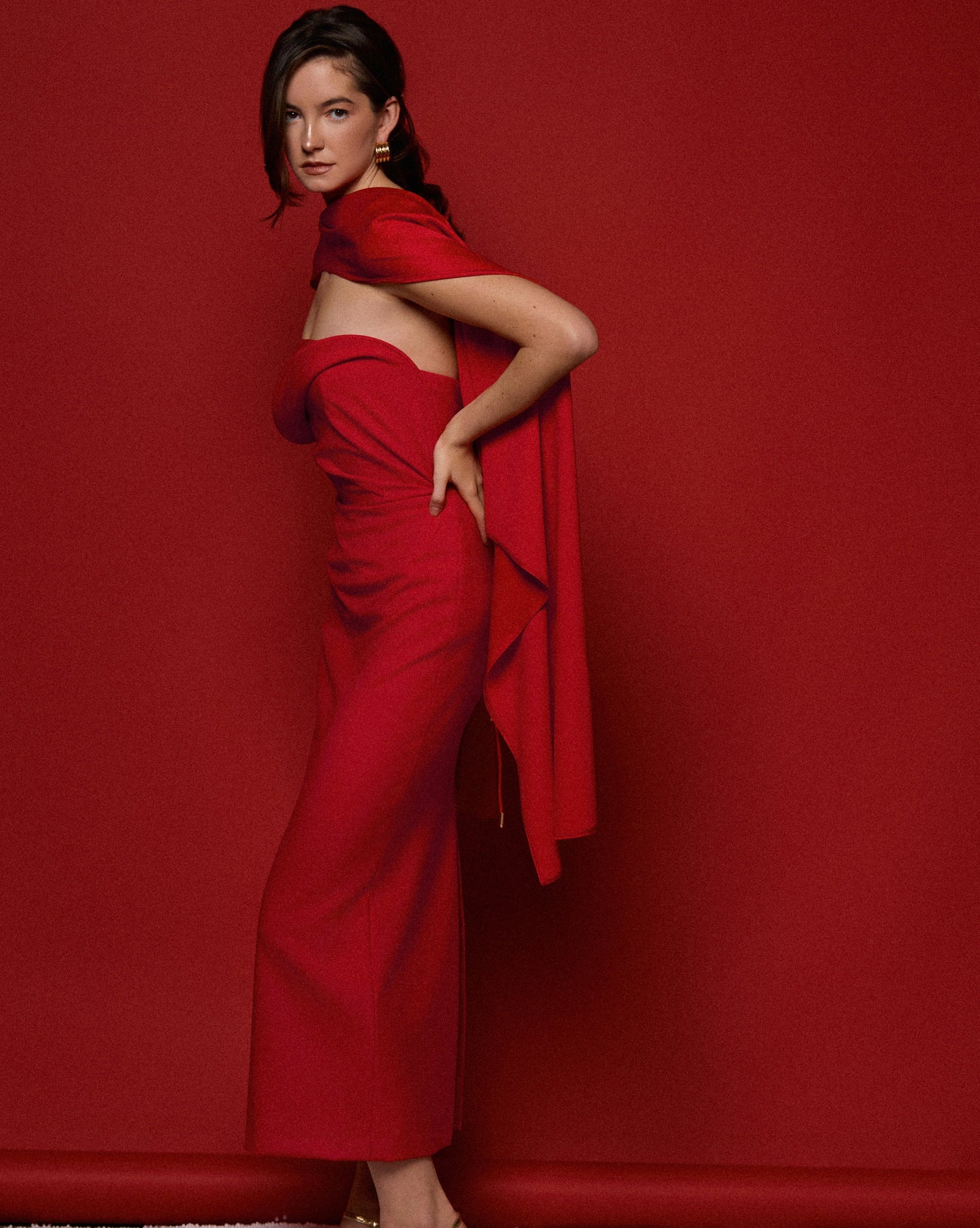 Сукня Sofia червона міді з накидкою