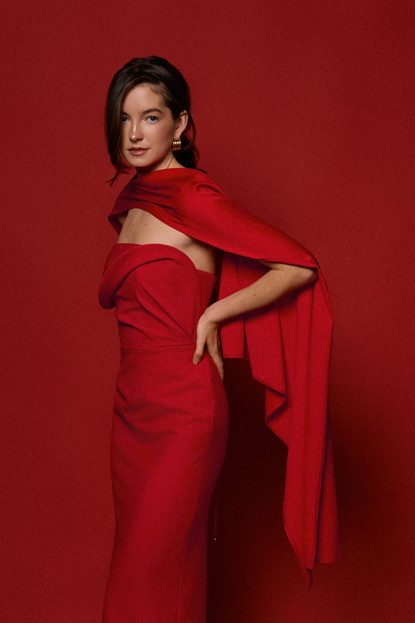 Сукня Sofia червона міді з накидкою