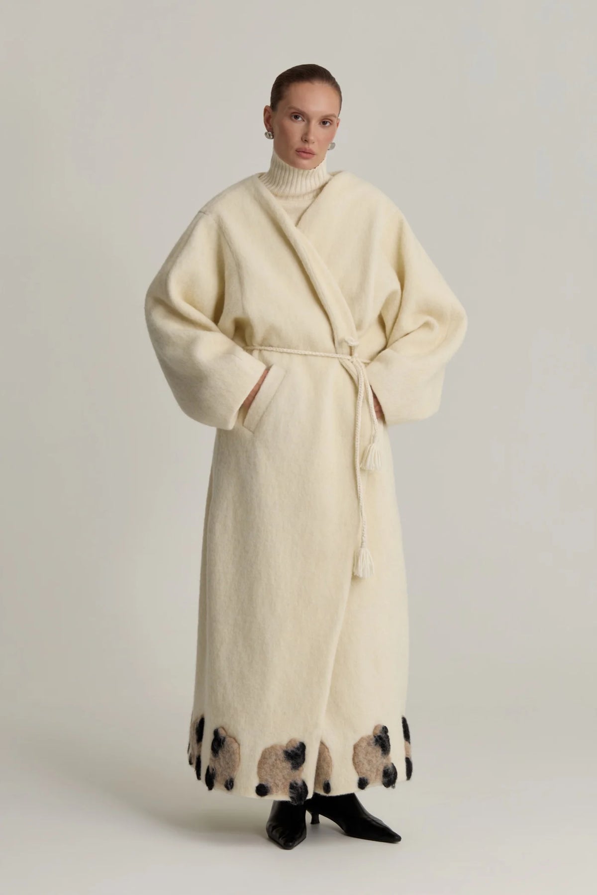 Пальто Gunya в молочному відтінку