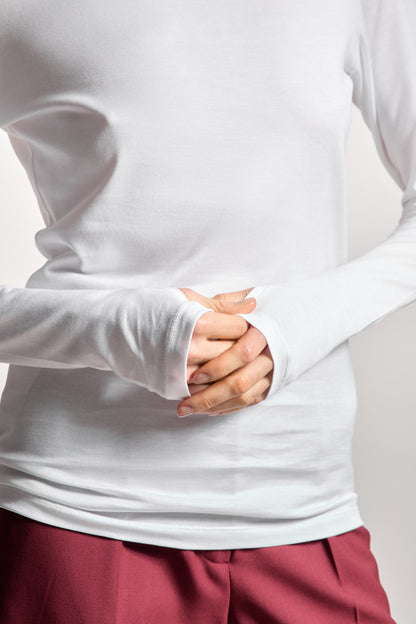 Білий лонгслів