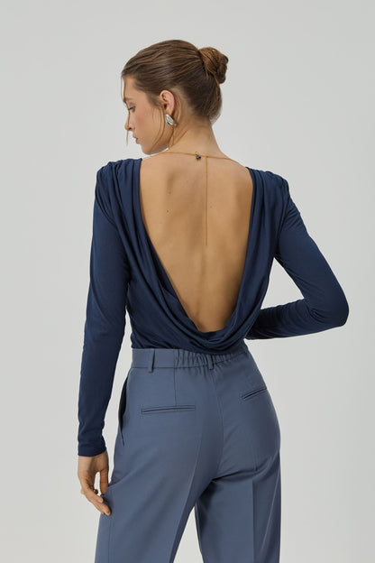 Лонгслів з відкритою спиною і намистом