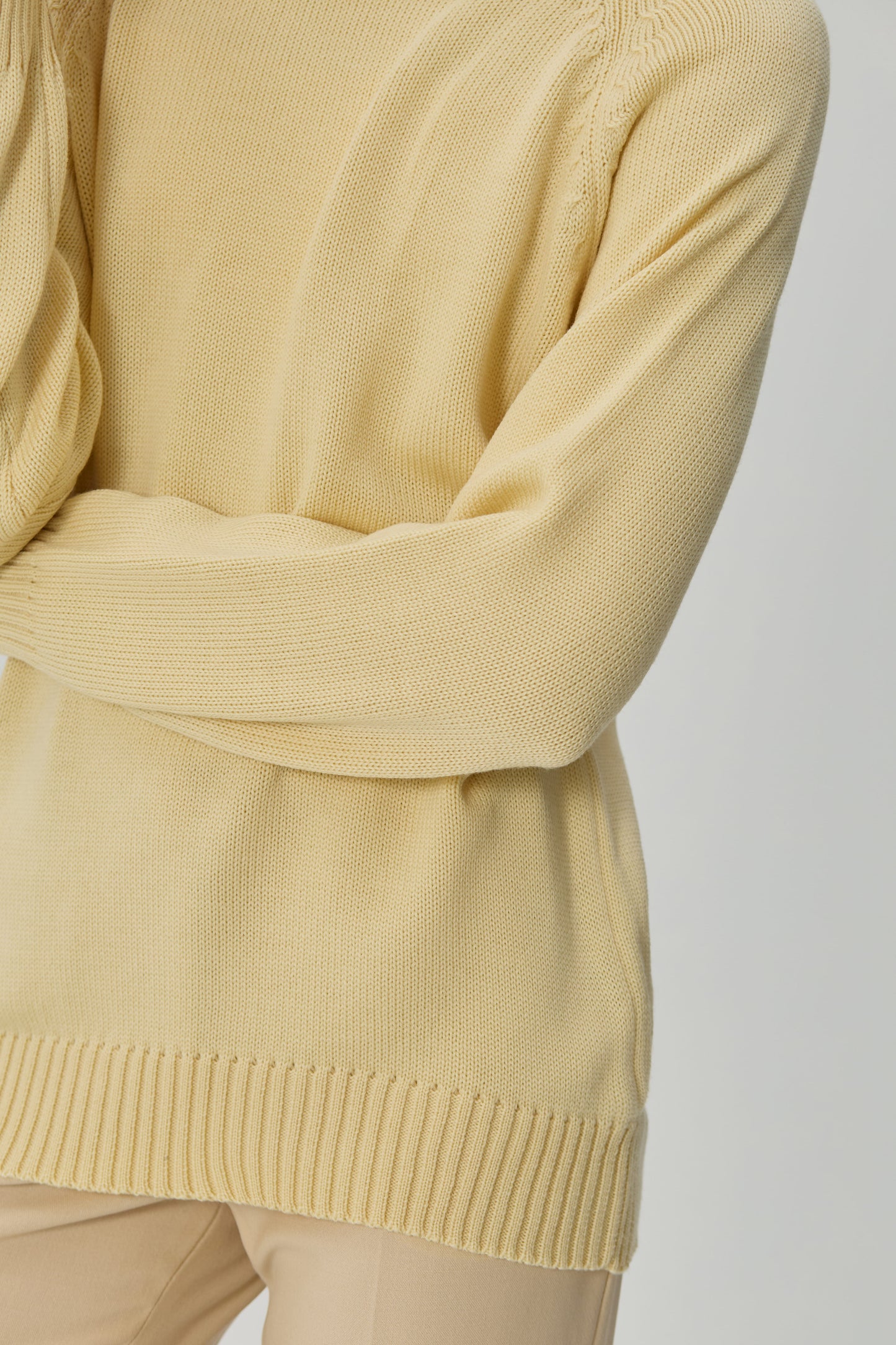 Светр вершковий