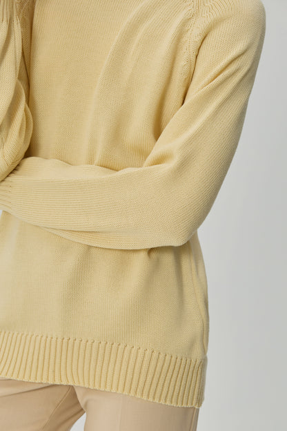 Светр вершковий