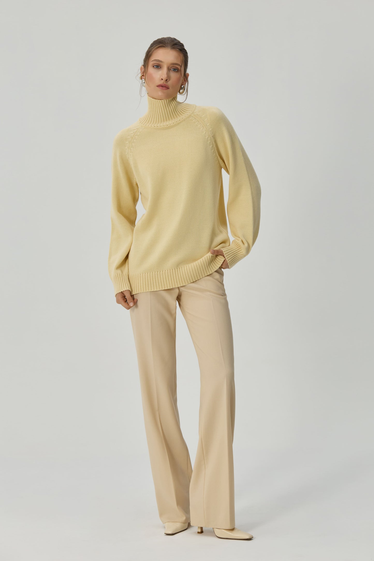 Светр вершковий