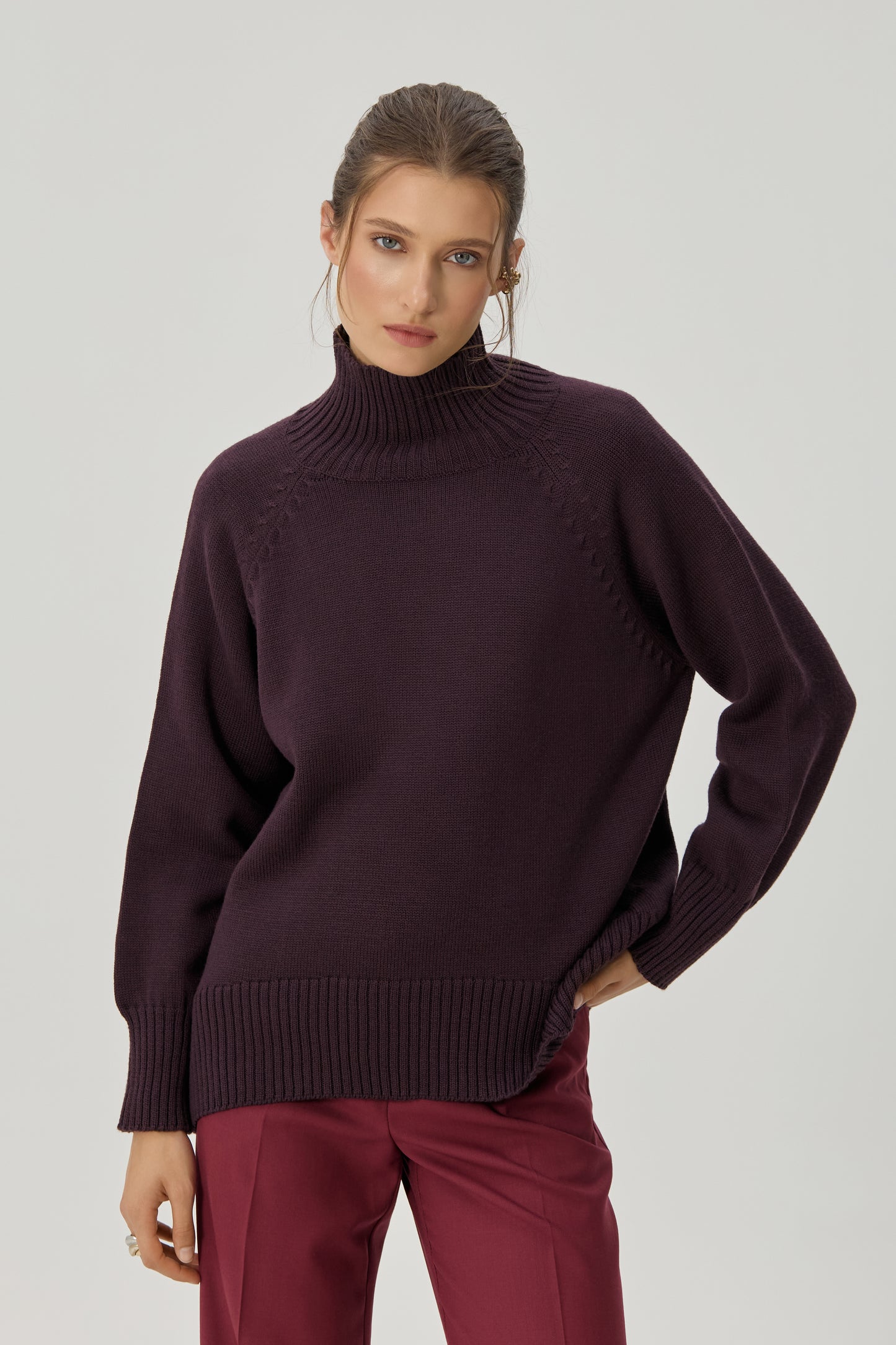 Prunelle sweater with a neck
