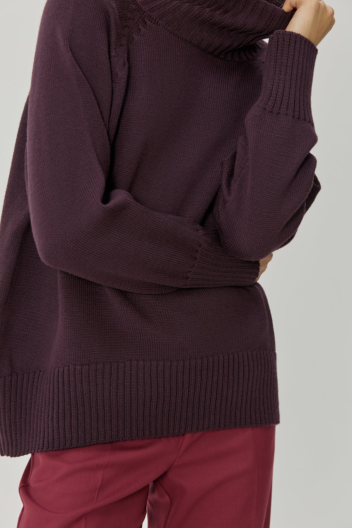 Prunelle sweater with a neck