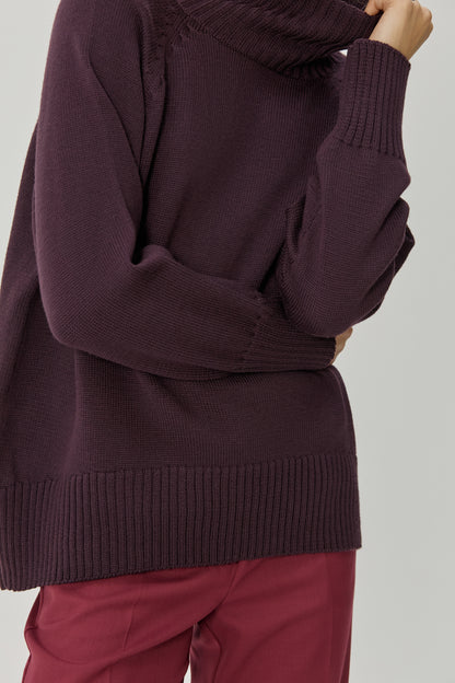 Prunelle sweater with a neck