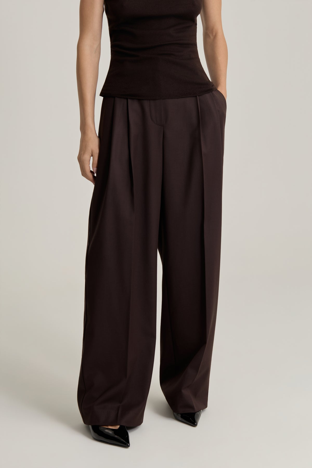 Klara Trousers Chocolate with Pleats
