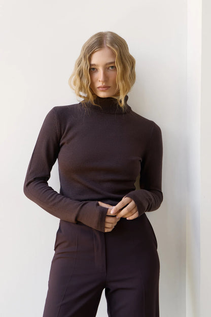 Prunelle sweater with a neck
