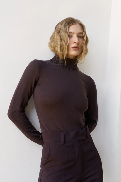 Prunelle sweater with a neck