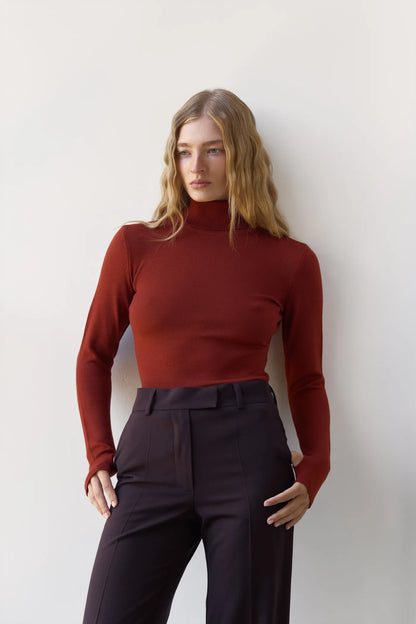 Prunelle sweater with a neck
