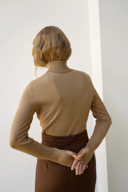 Prunelle sweater with a neck