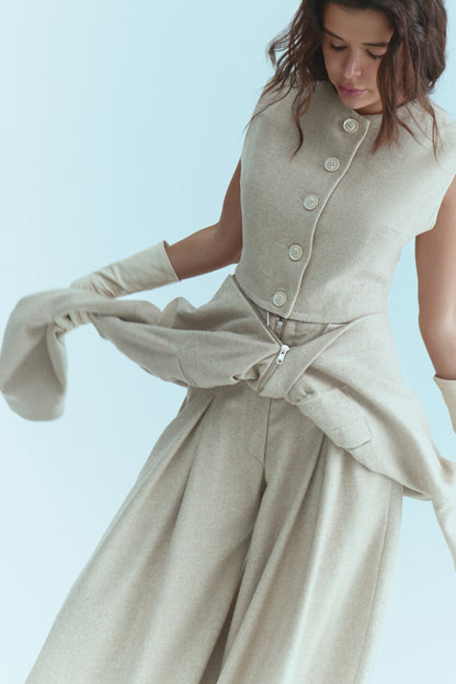 Бежевий жилет «Limited Capsule Collection»