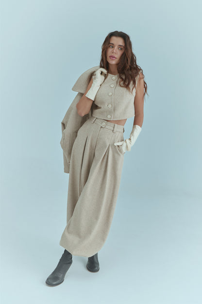 Бежевий жилет «Limited Capsule Collection»