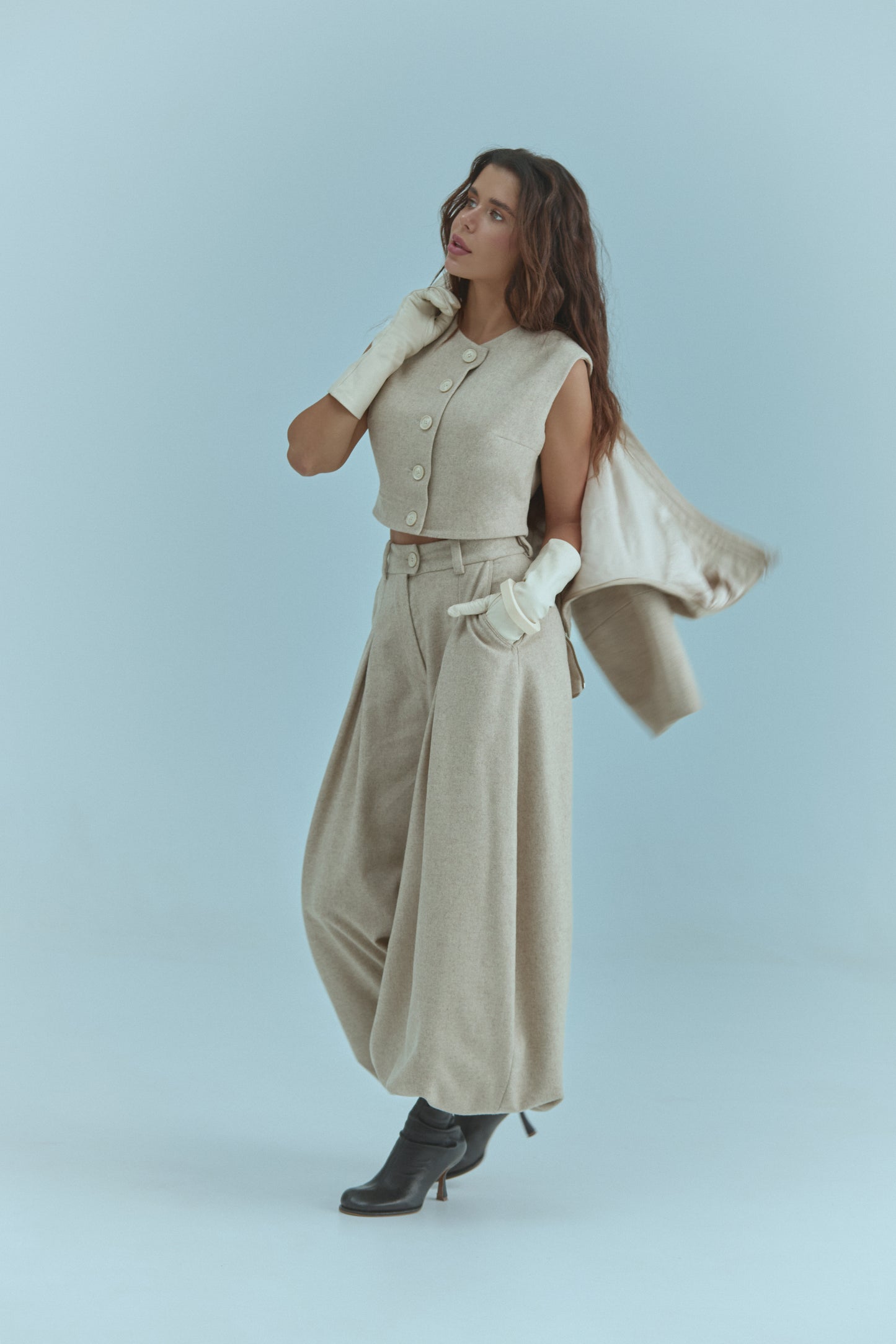 Бежевий жилет «Limited Capsule Collection»