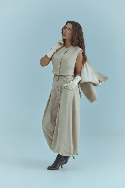 Бежевий жилет «Limited Capsule Collection»