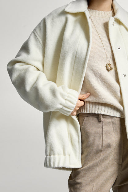 Бомбер молочний