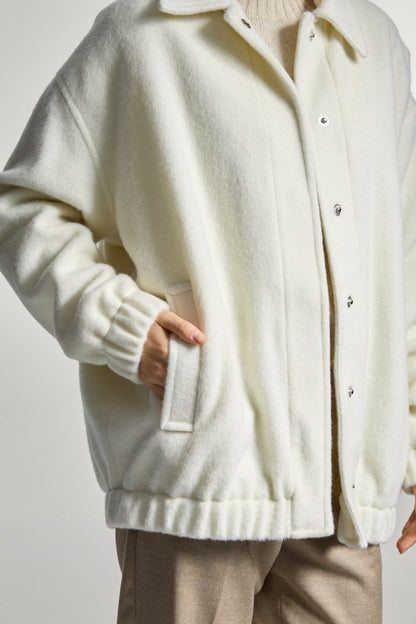 Бомбер молочний