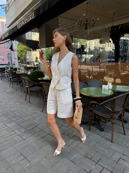 Vest White with Flowers